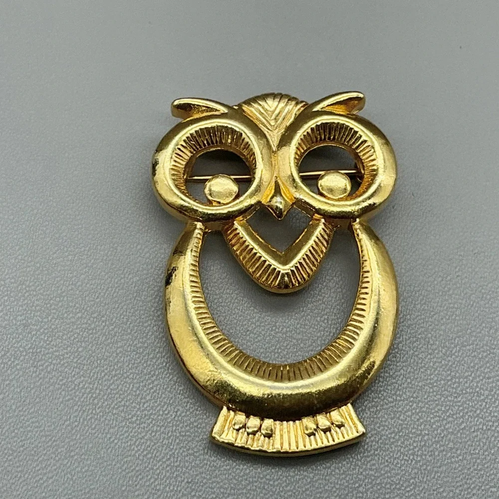 Owl Brooch Pin Women Gold Tone Textured Metal Animal Bird Fashion Jewelry 1.75